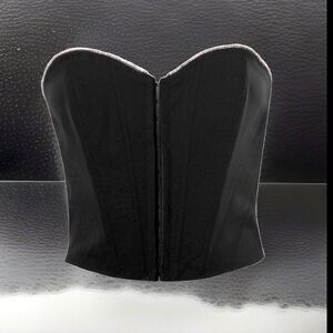 Corset W/Rhinestone Trim W/Hook & Eye Boned Sides W/A Sweet♥️ Neckline Crop Top